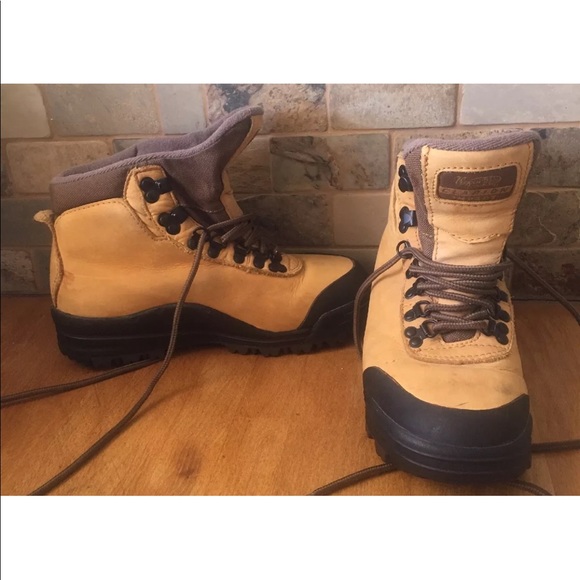 vasque clarion impact hiking boots